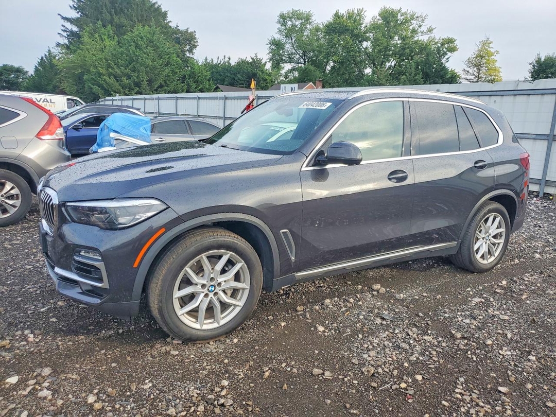 Vue de 2021 BMW X5 XDRIVE40I, angle 1