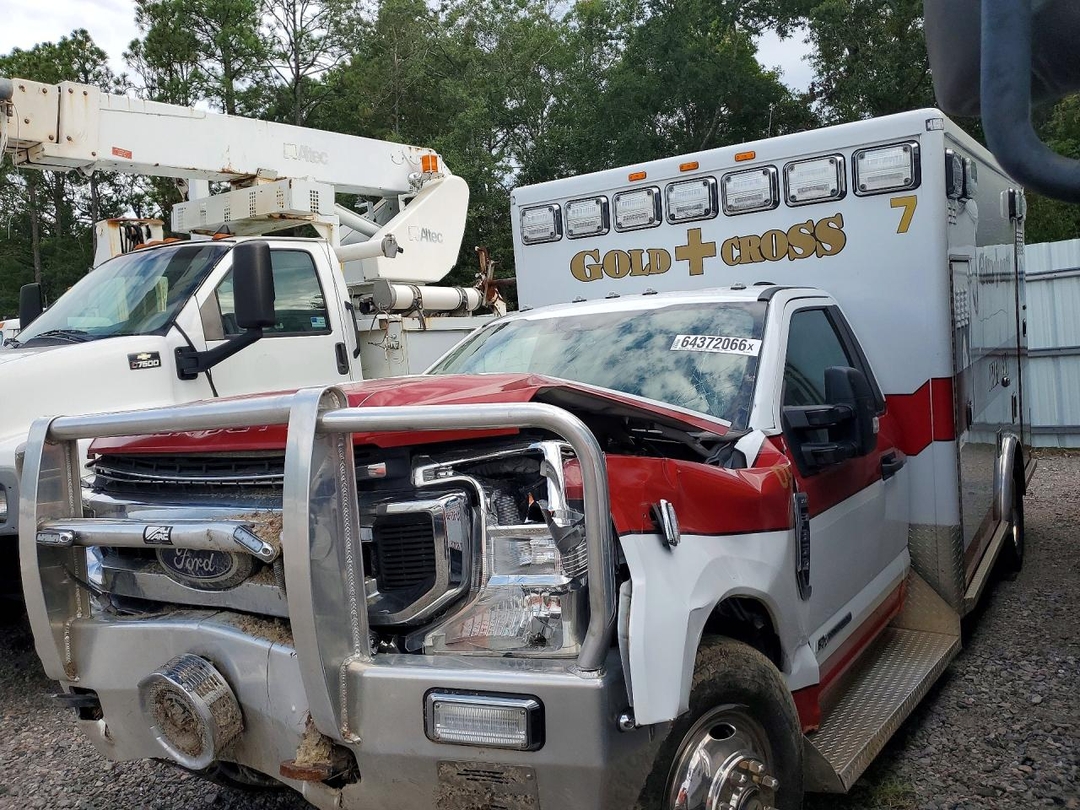 Vue de 2021 FORD F350 SUPER DUTY, angle 1