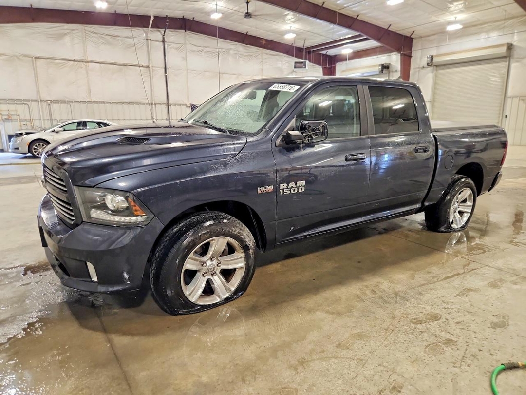 Vue de 2013 RAM 1500 SPORT, angle 1