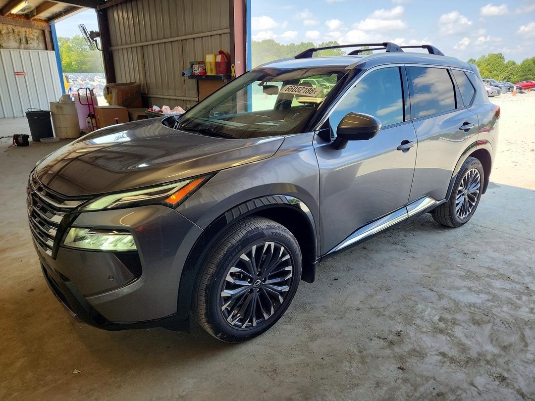 Vue de 2025 NISSAN ROGUE PLATINUM, angle 1
