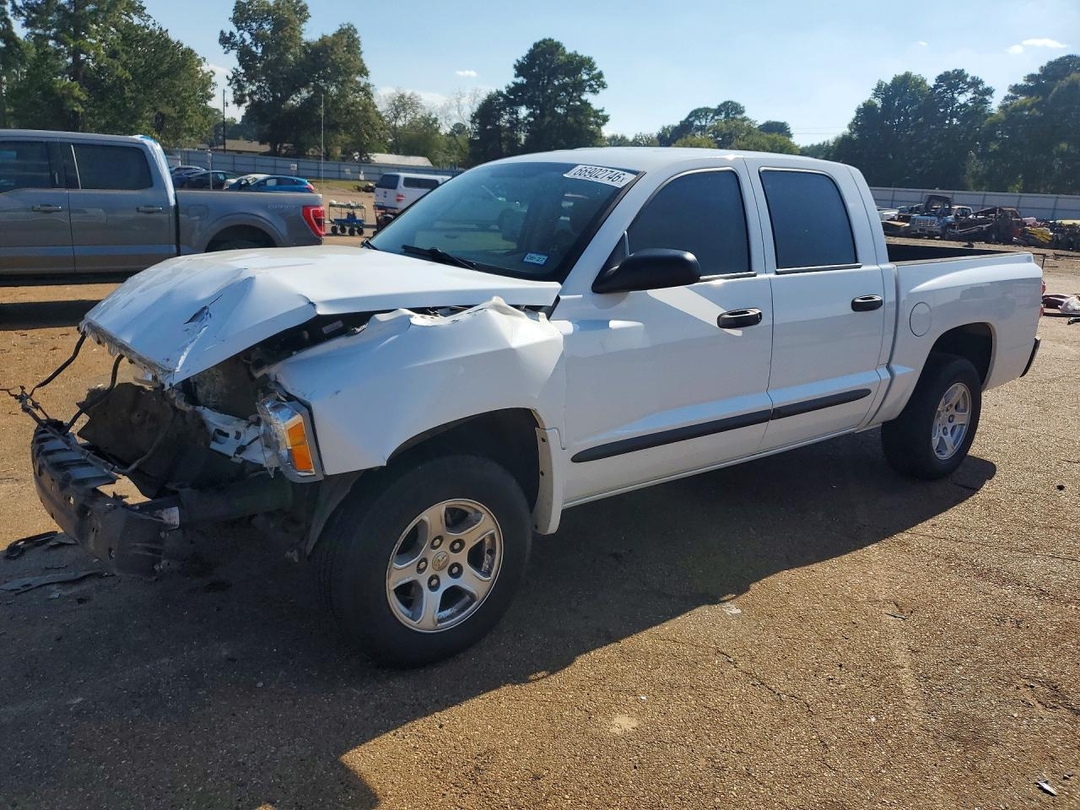 Вид 2005 DODGE DAKOTA QUAD SLT, угол 1