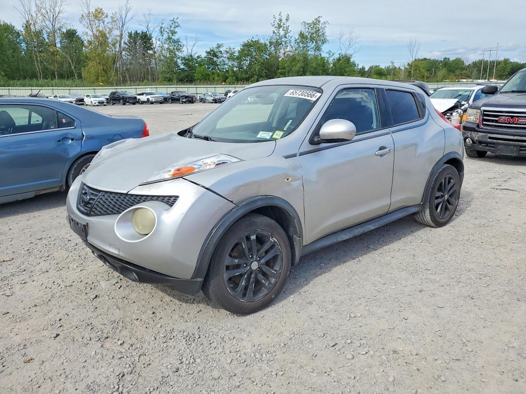 Вид 2011 NISSAN JUKE S, угол 1