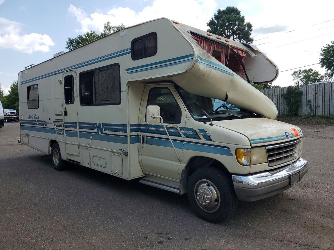 Vista de 1994 WINNEBAGO MINNIE WINNIE RV, ángulo 1