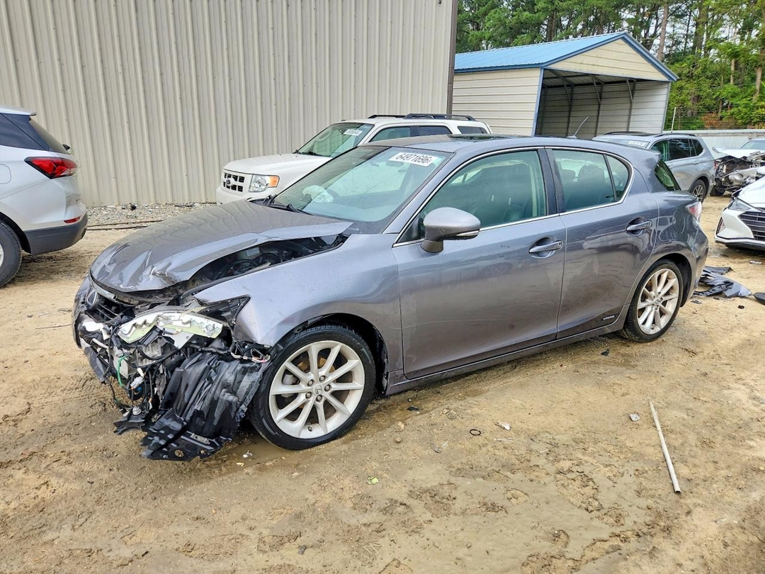 Вид 2013 LEXUS CT 200, угол 1