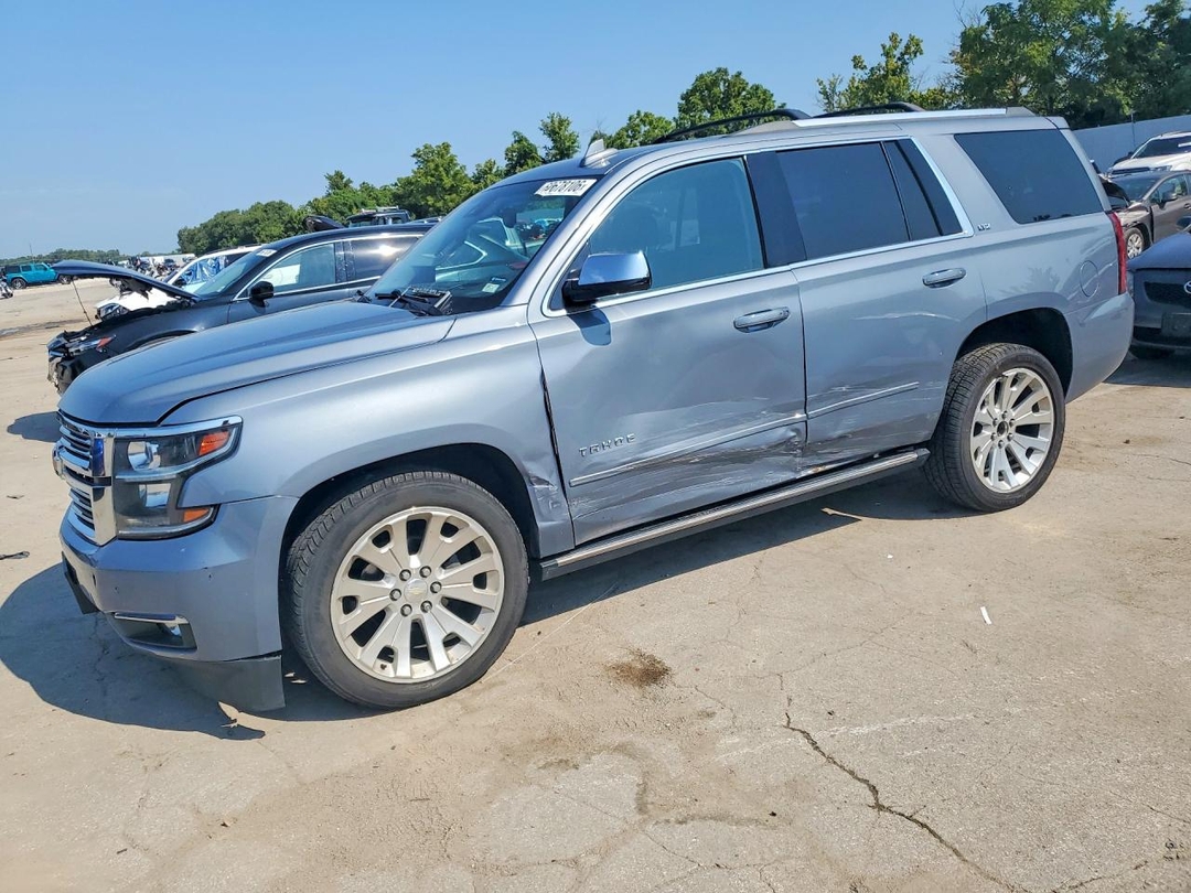 Vue de 2016 CHEVROLET TAHOE K1500 LTZ, angle 1