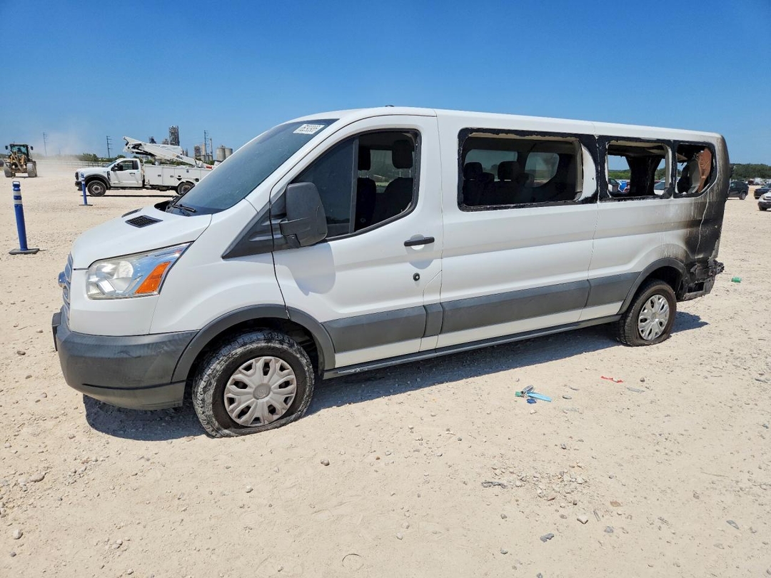 Vue de 2017 FORD TRANSIT T-350, angle 1