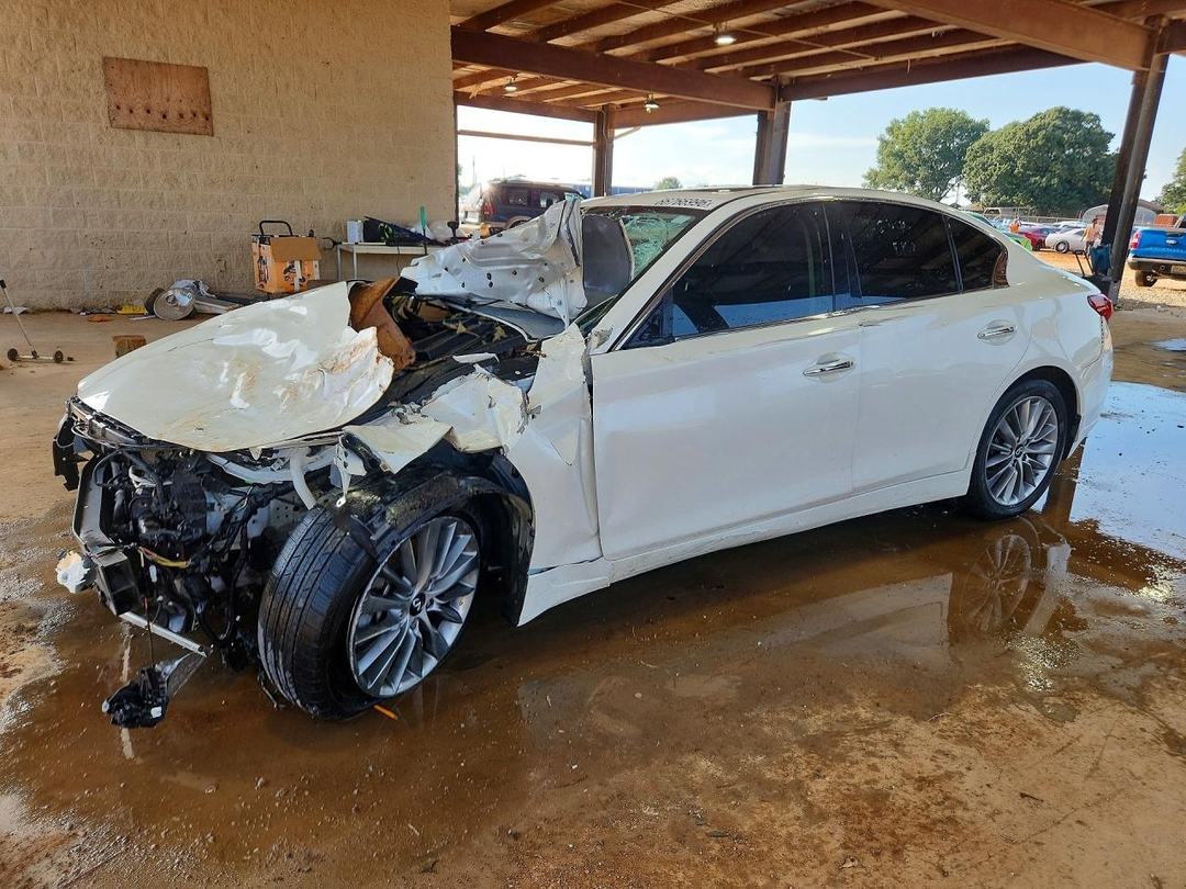 منظر 2023 INFINITI Q50 LUXE، زاوية 1