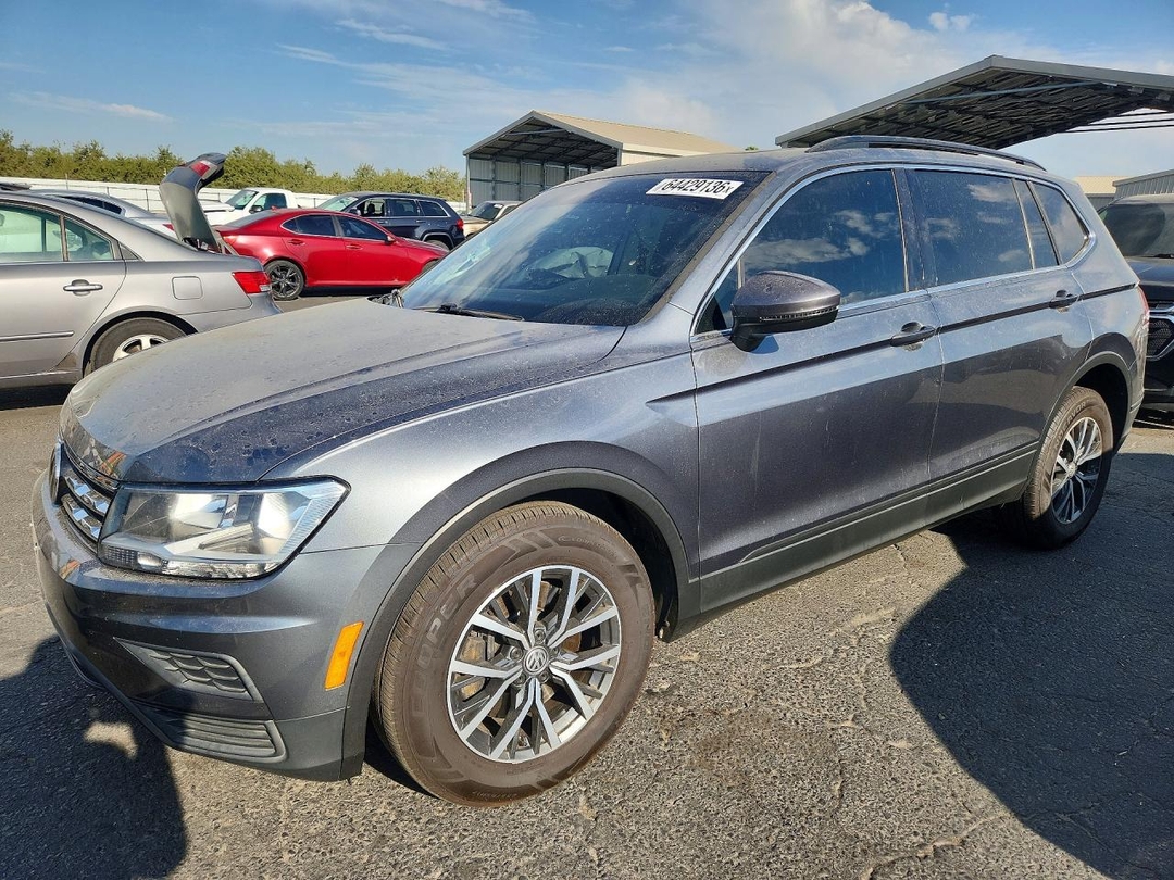 Vista de 2019 VOLKSWAGEN TIGUAN SE, ángulo 1