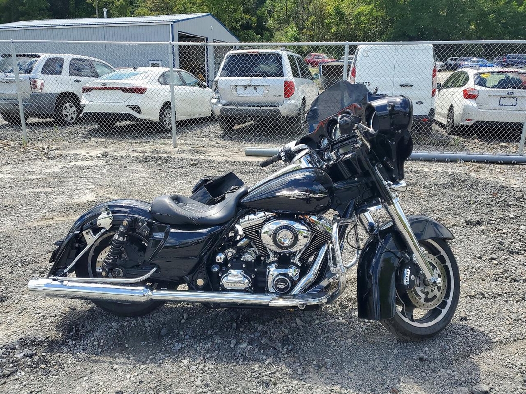 Vue de 2009 HARLEY-DAVIDSON FLHX, angle 1