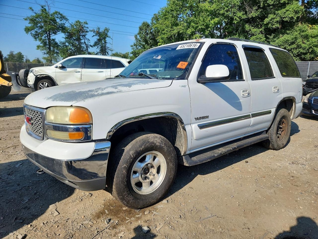 Vue de 2004 GMC YUKON, angle 1