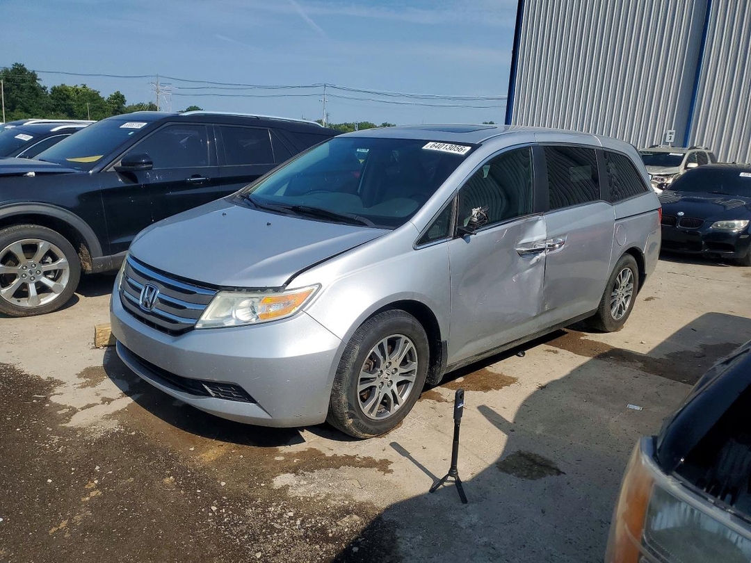 Vue de 2013 HONDA ODYSSEY EXL, angle 1