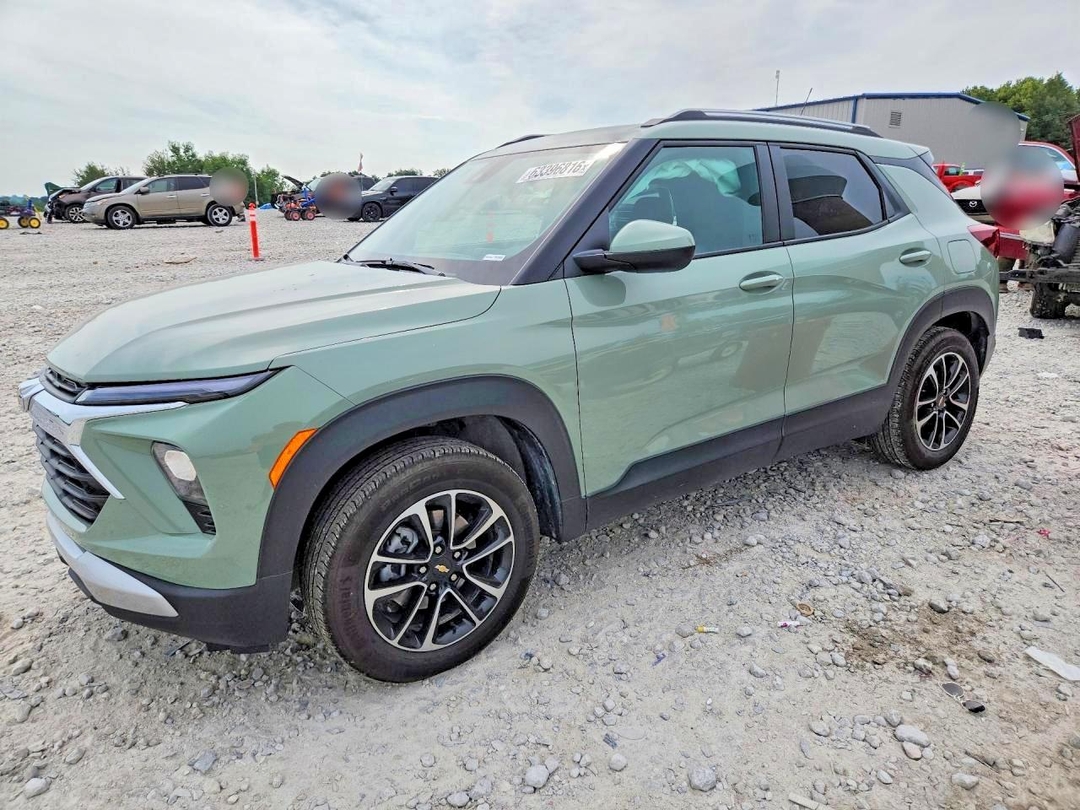 Вид 2025 CHEVROLET TRAILBLAZER LT, угол 1
