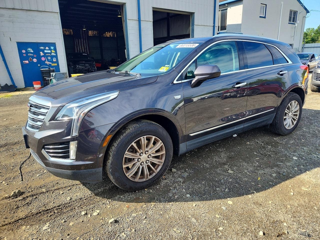 Vedere 2017 CADILLAC XT5 LUXURY, unghi 1