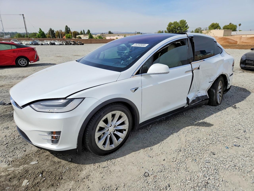 Vista de 2021 TESLA MODEL X, ángulo 1
