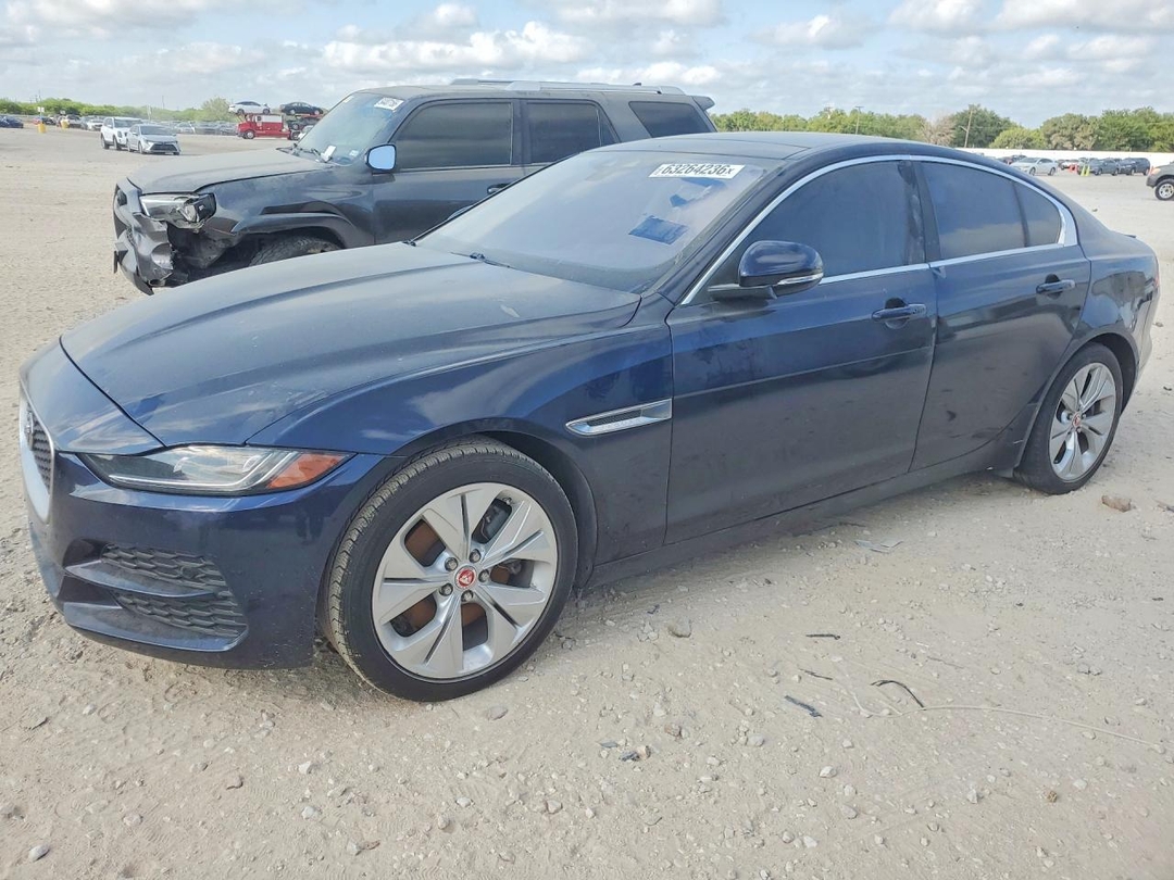 Vue de 2020 JAGU XE 2WD 4D SEDAN S, angle 1