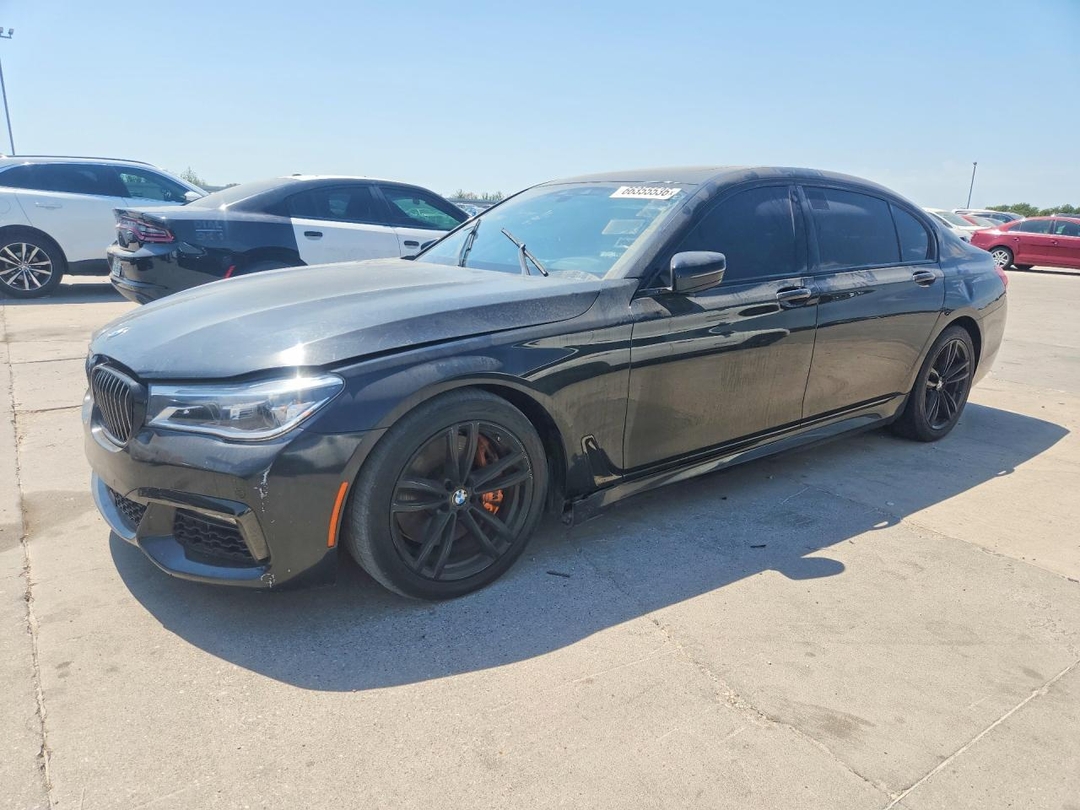 منظر 2019 BMW 750 XI، زاوية 1