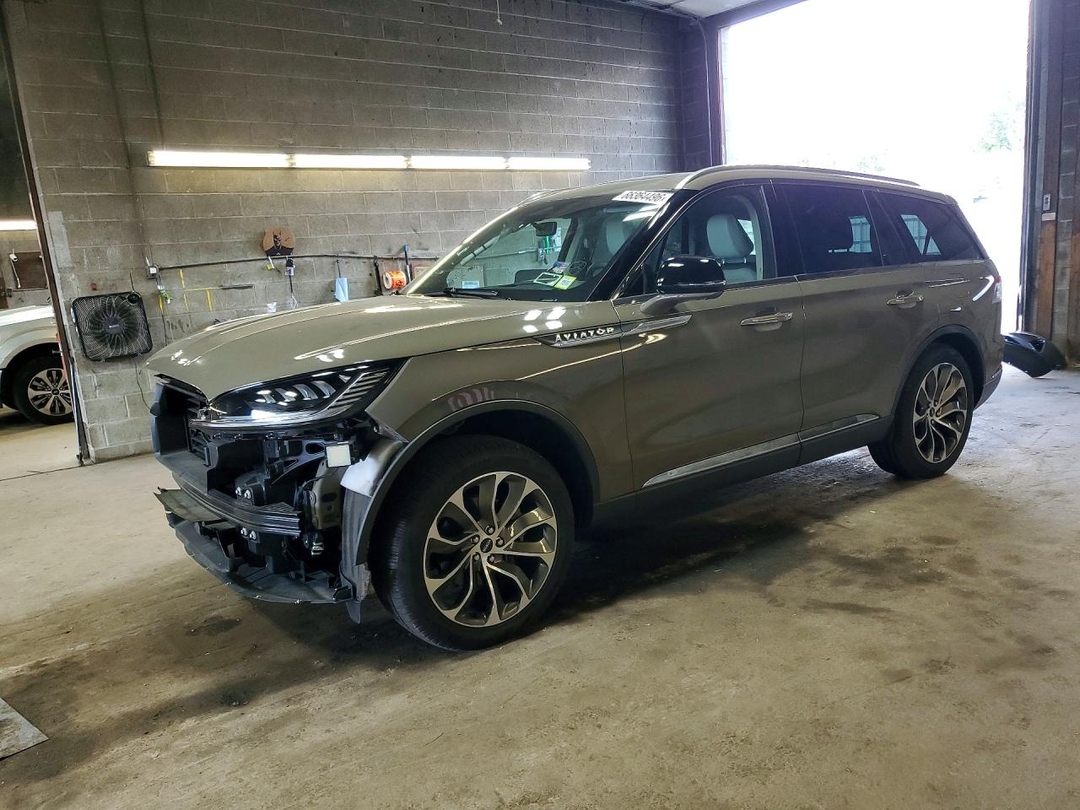 Вид 2025 LINCOLN AVIATOR RESERVE, угол 1