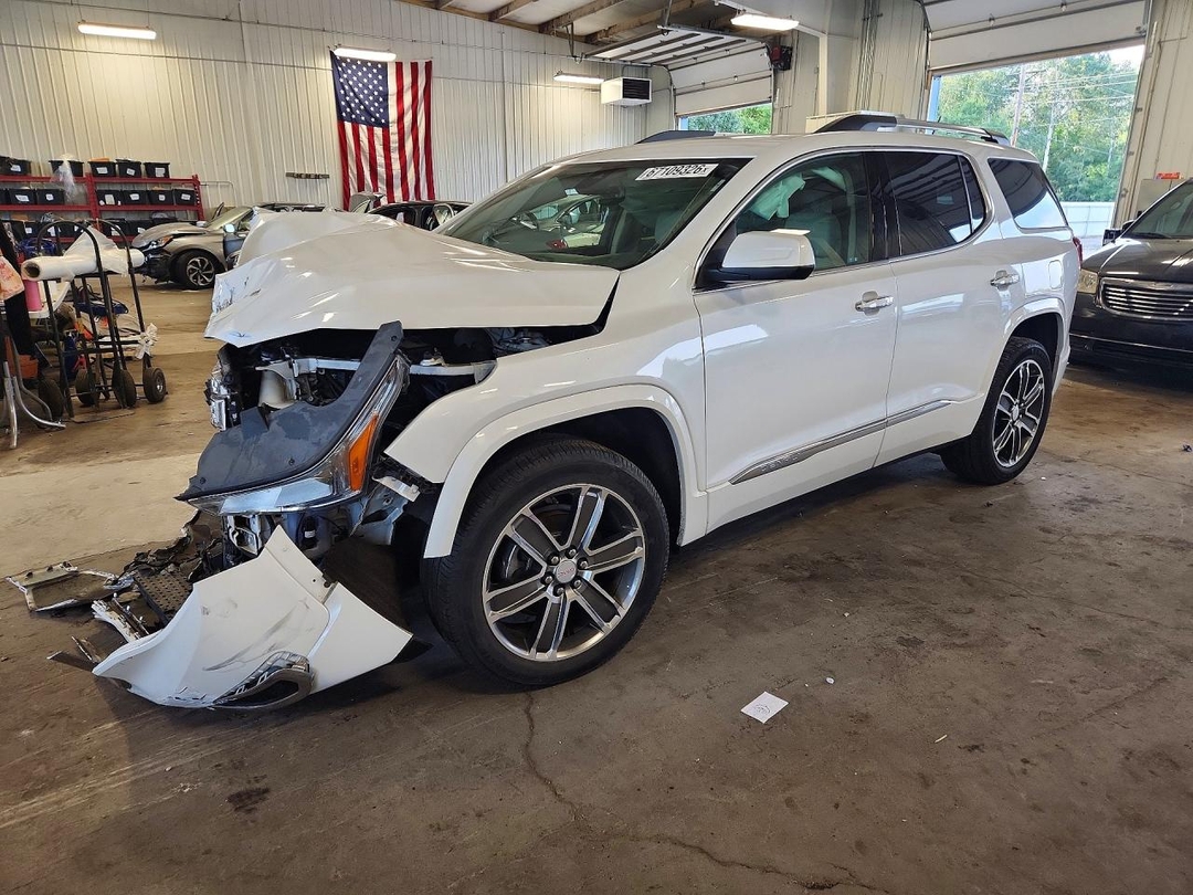 Vue de 2019 GMC ACADIA DENALI, angle 1