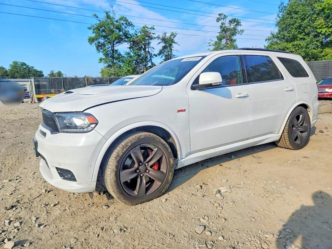 Vue de 2018 DODGE DURANGO SRT, angle 1