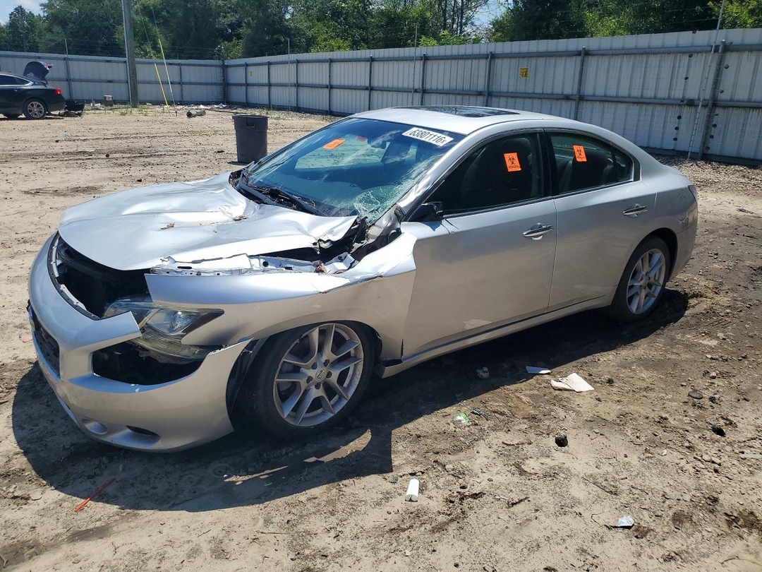 Вид 2014 NISSAN MAXIMA 3.5 S, угол 1
