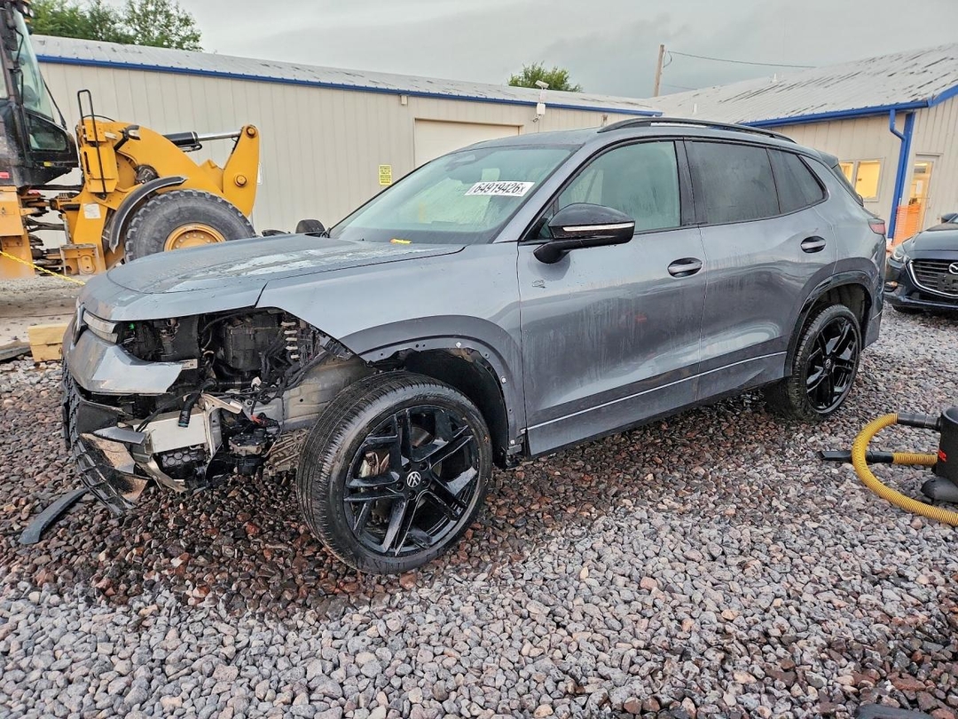 منظر 2025 VOLKSWAGEN TIGUAN SE R-LINE BLACK، زاوية 1