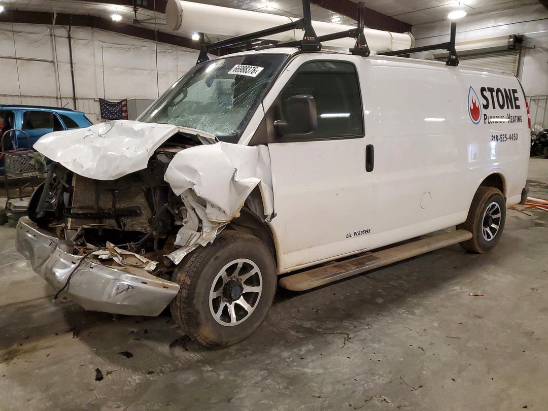 Вид 2020 GMC SAVANA G2500, угол 1