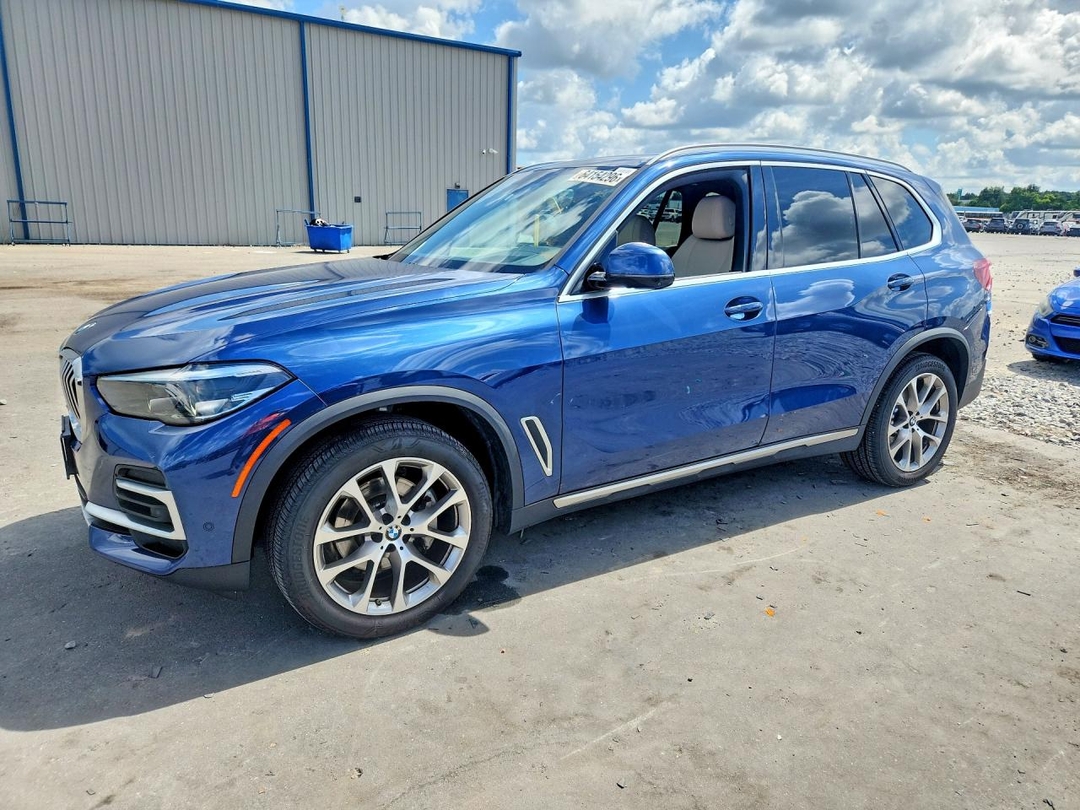 Vista de 2022 BMW X5 XDRIVE40I, ángulo 1