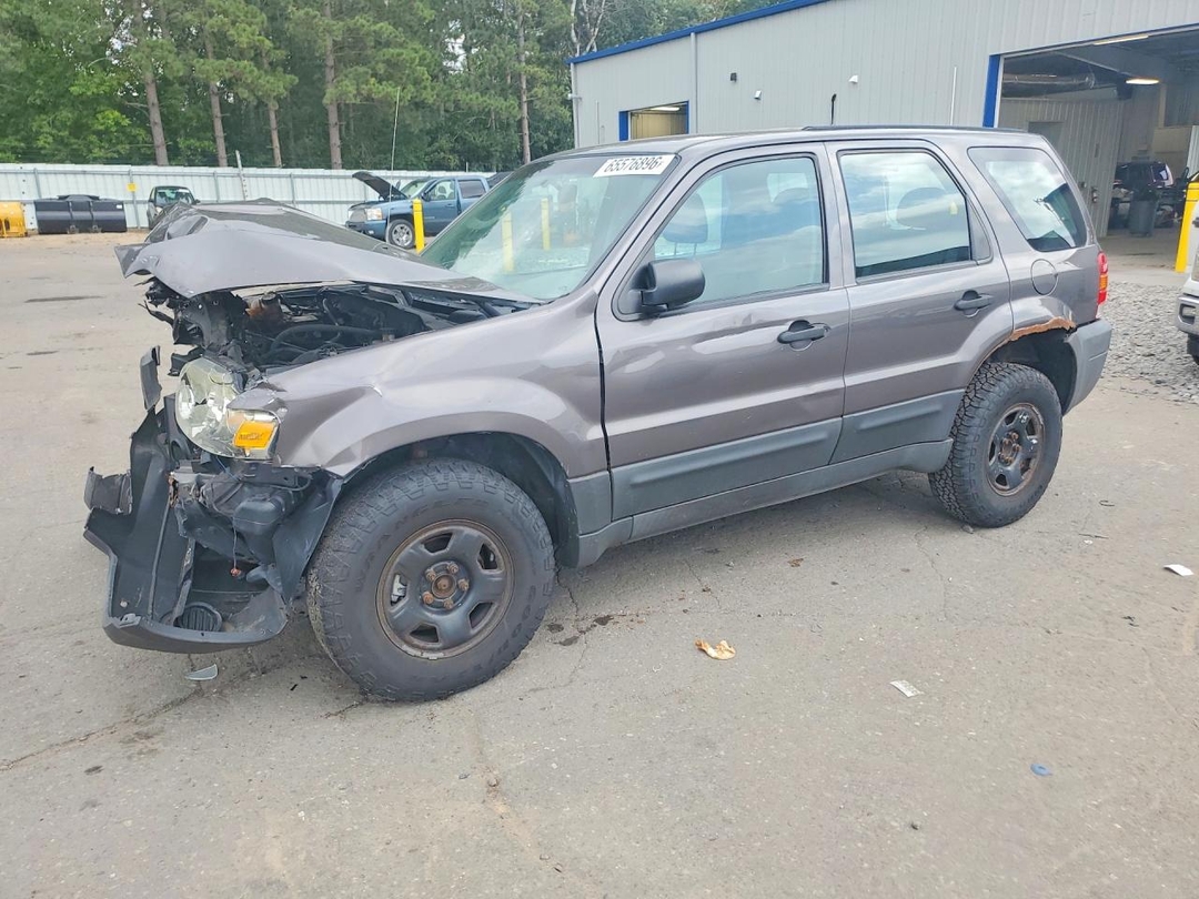 منظر 2005 FORD ESCAPE XLS، زاوية 1