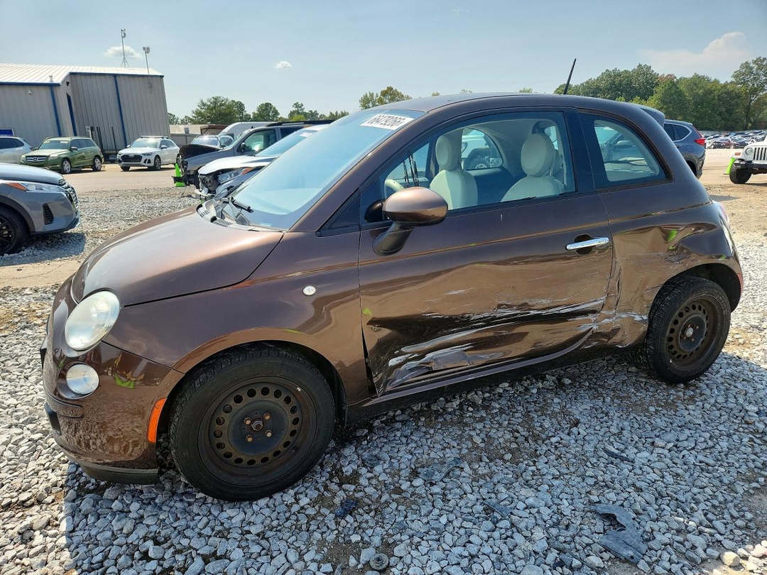 منظر 2015 FIAT 500 POP، زاوية 1