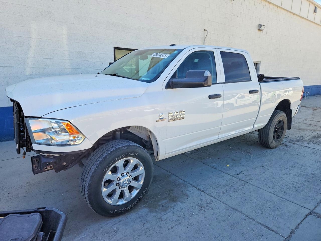 منظر 2018 RAM 2500 ST، زاوية 1