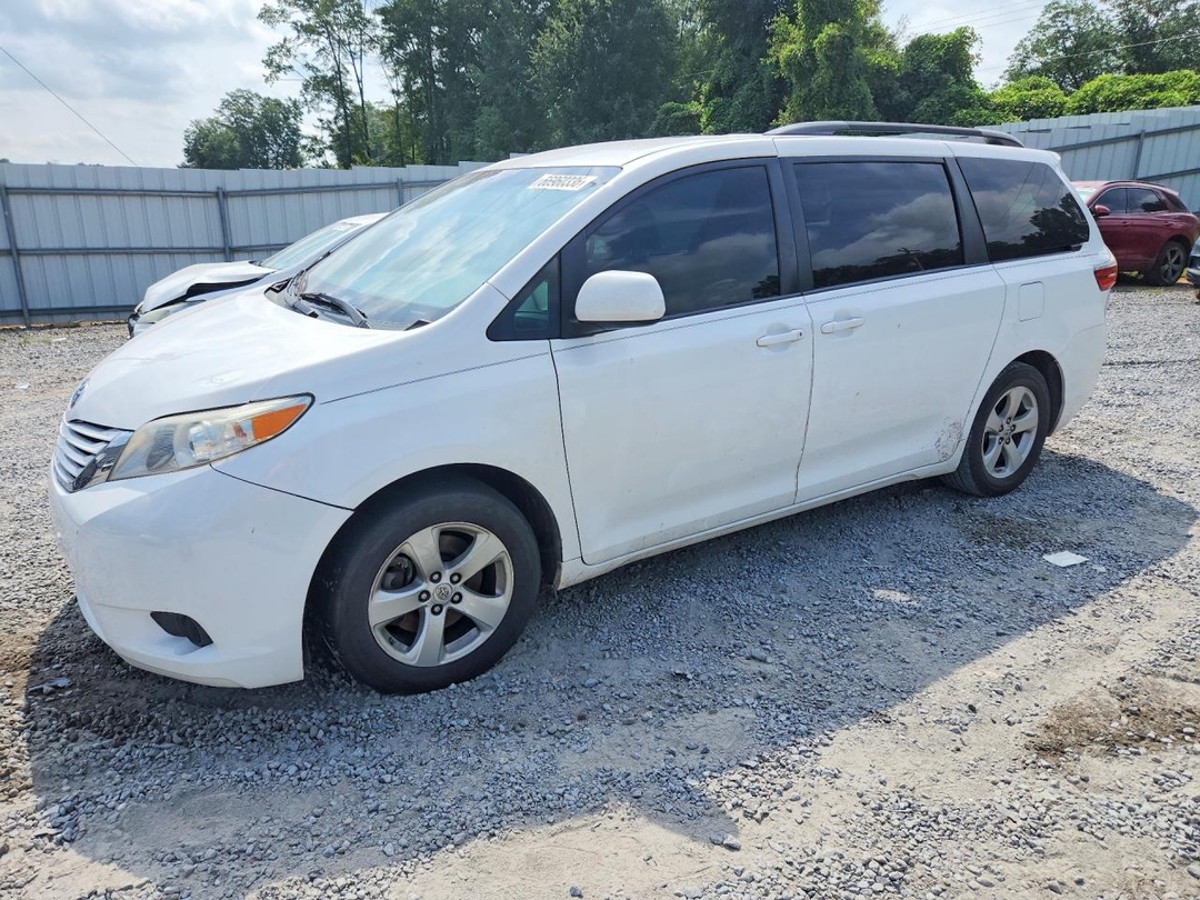 Vista de 2015 TOYOTA SIENNA LE, ángulo 1