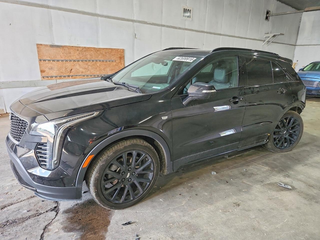 Вид 2023 CADILLAC XT4 SPORT, угол 1