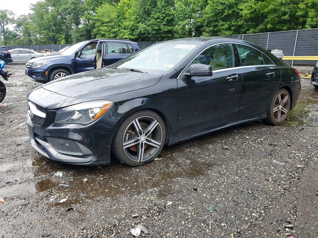 Vedere 2017 MERCEDES-BENZ CLA 250 4MATIC, unghi 1