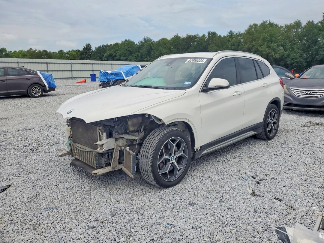 Vue de 2018 BMW X1 SDRIVE28I, angle 1