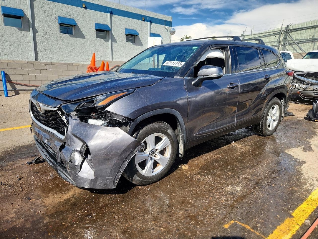 Вид 2022 TOYOTA HIGHLANDER LE, угол 1