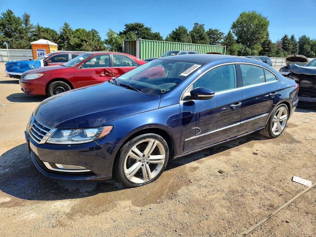 Vue de 2013 VOLKSWAGEN CC SPORT, angle 1