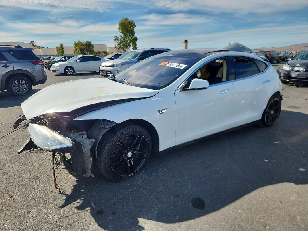 منظر 2013 TESLA MODEL S، زاوية 1
