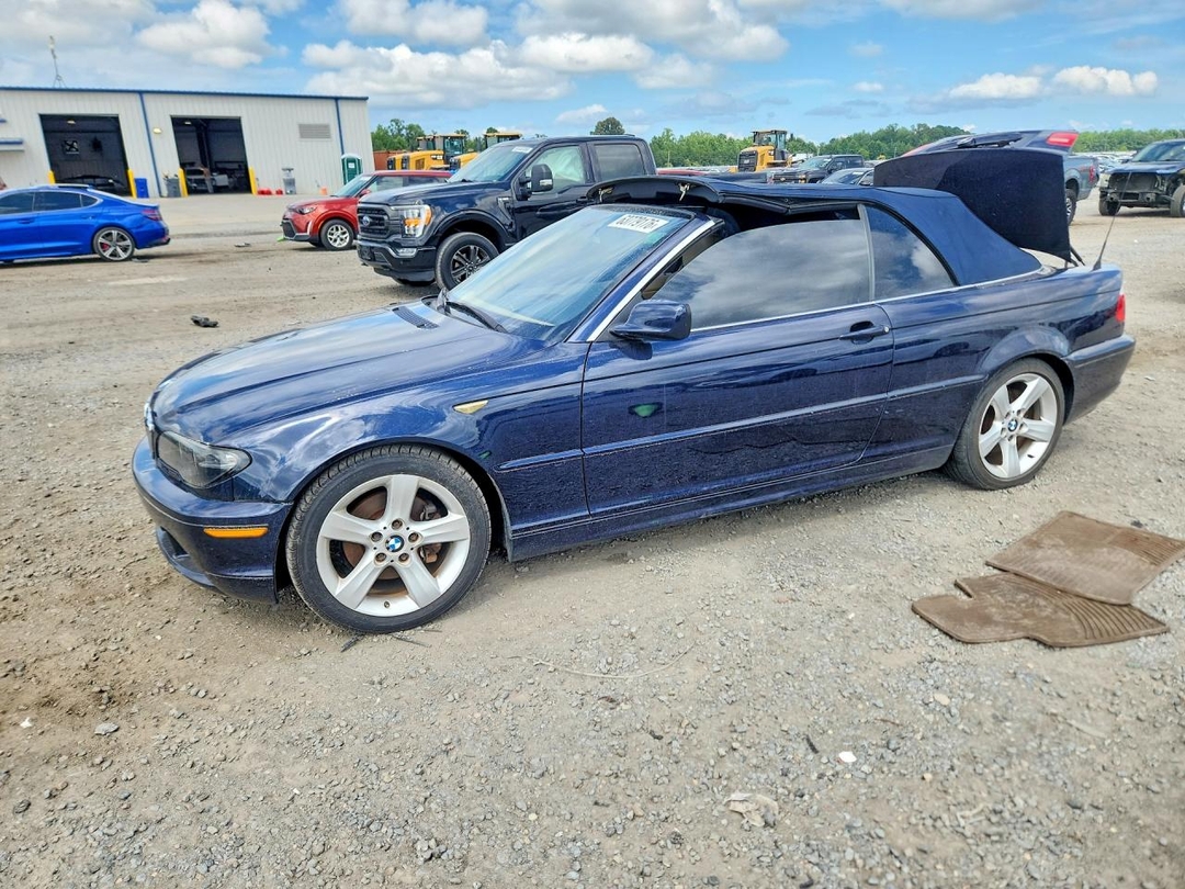 منظر 2004 BMW 325 CI، زاوية 1
