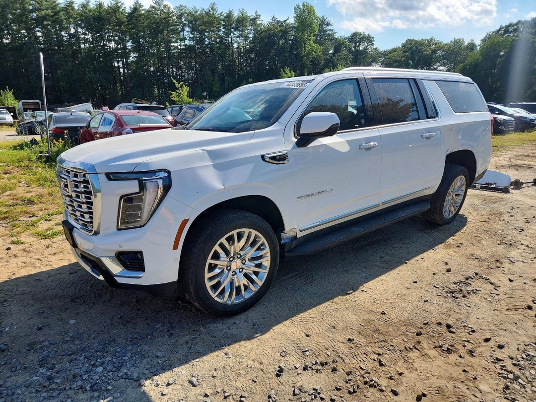 منظر 2025 GMC YUKON XL DENALI، زاوية 1