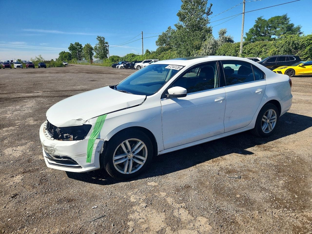Vista de 2016 VOLKSWAGEN JETTA COMFORTLINE, ángulo 1
