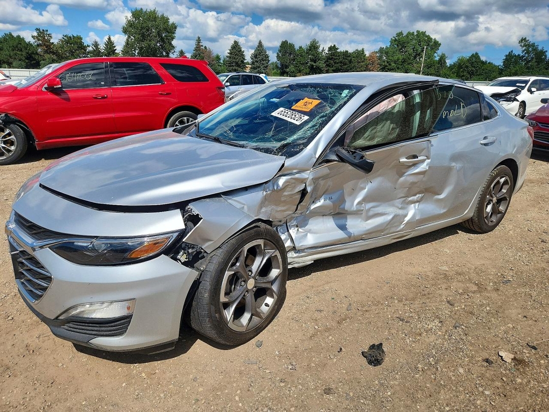 Vista de 2021 CHEVROLET MALIBU LT, ángulo 1