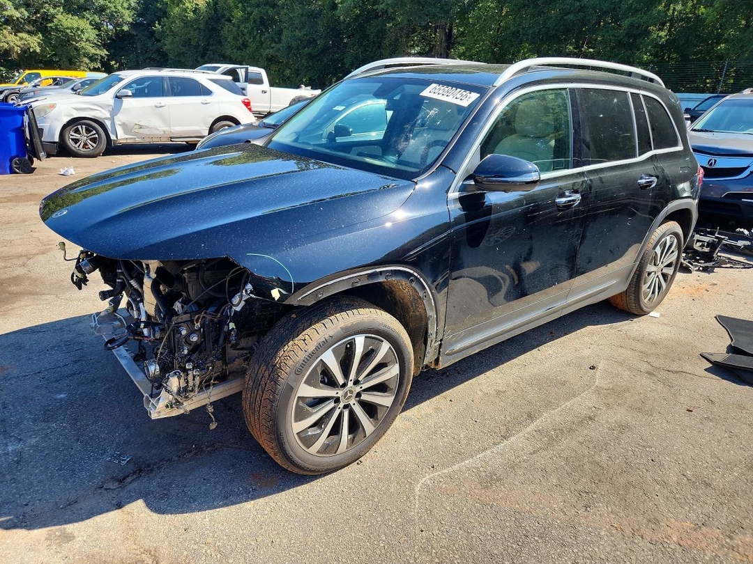 Вид 2023 MERCEDES-BENZ GLB 250, угол 1