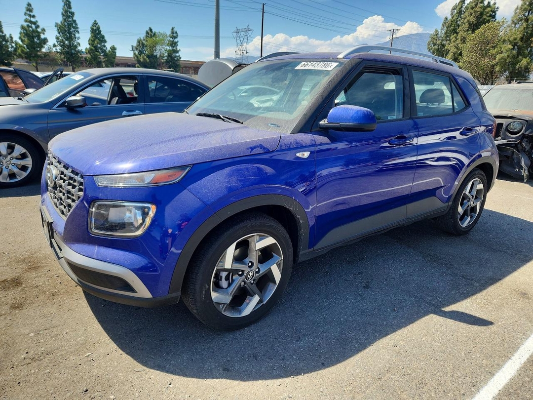 Вид 2025 HYUNDAI VENUE SEL, угол 1