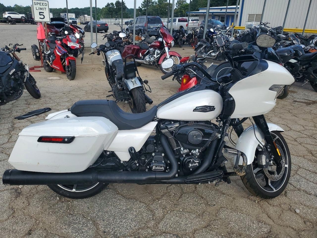 Vista de 2025 HARLEY-DAVIDSON FLTRX, ángulo 1