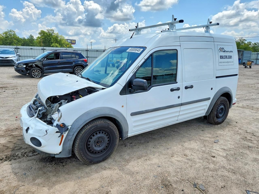 Vue de 2013 FORD TRANSIT CONNECT XLT VAN, angle 1