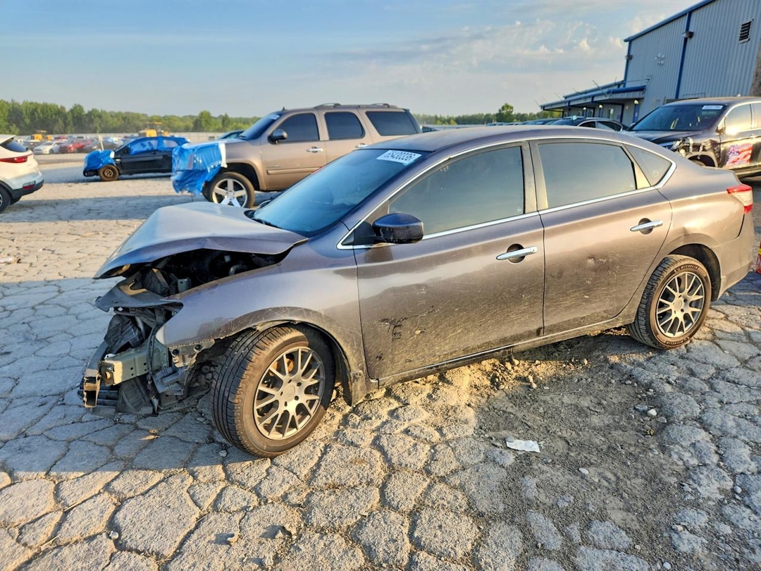 Vue de 2014 NISSAN SENTRA S, angle 1