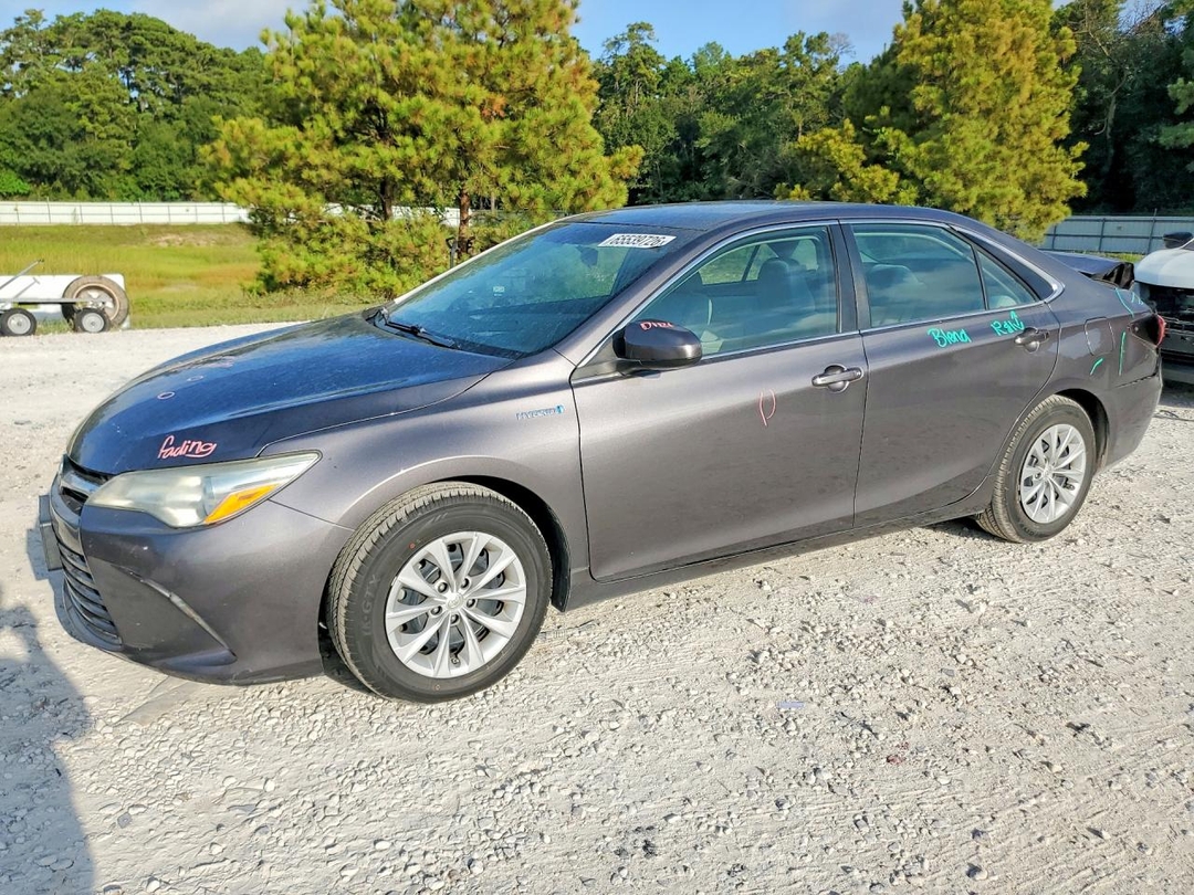 Vue de 2015 TOYOTA CAMRY HYBRID LE, angle 1