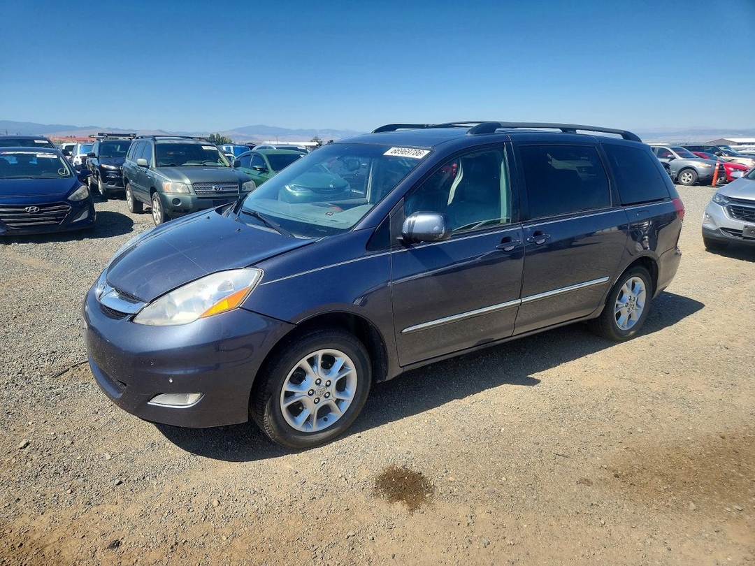Вид 2006 TOYOTA SIENNA XLE LIMITED 7 PASSENGER, угол 1