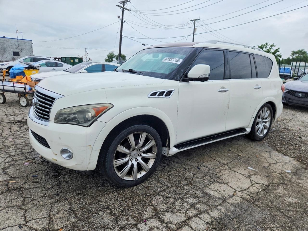 Vue de 2012 INFINITI QX56 BASE, angle 1