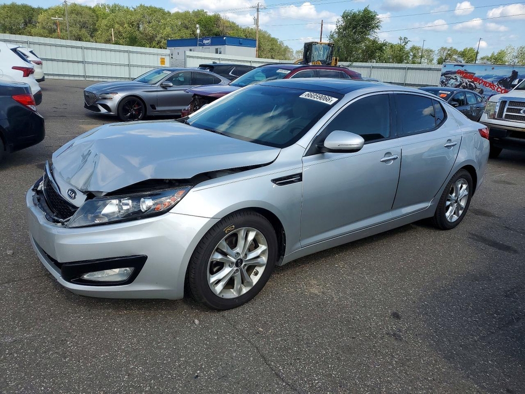 Vue de 2011 KIA OPTIMA EX, angle 1